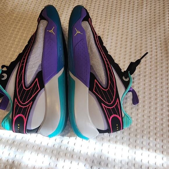 JORDAN EUC LUKA 2PF MENS SIZE 9 WOLF GREY/HYPER JADE  BASKETBALL SNEAKERS SHOES main image 5